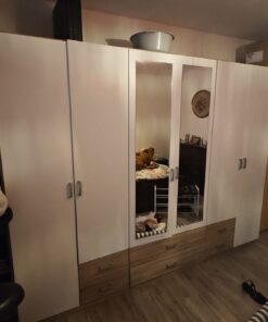 Kleiderschrank