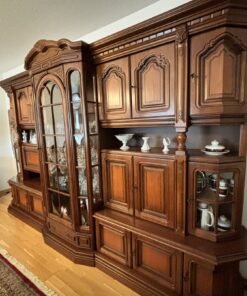 Wohnzimmerschrank