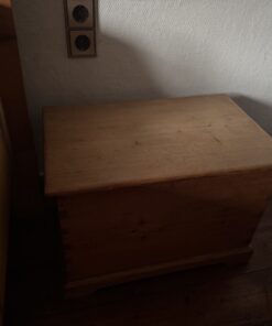Holztruhe