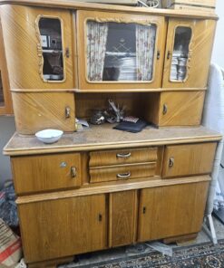 Alter original Küchenbuffetschrank