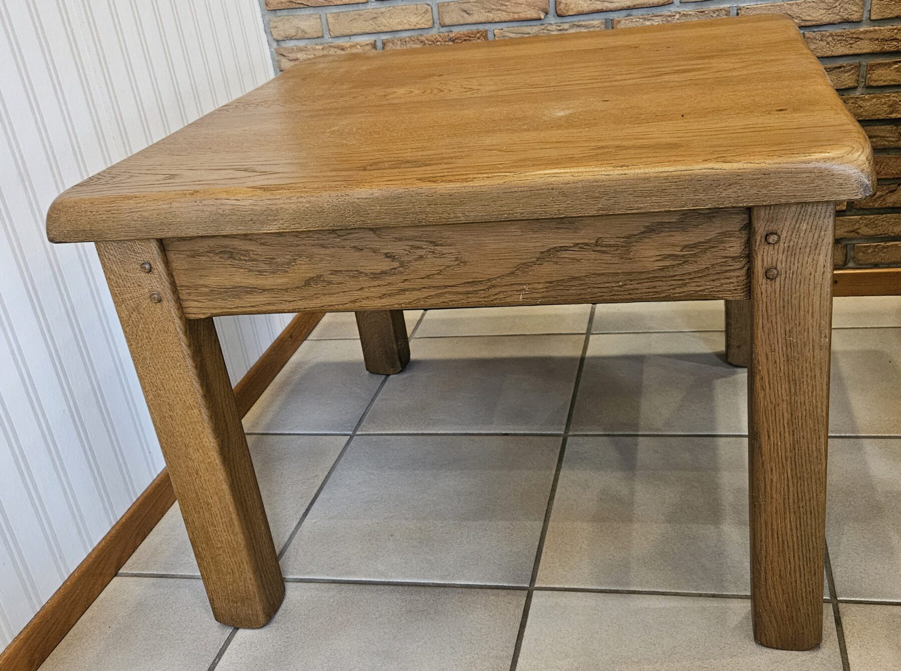 Beistelltisch-1-scaled-1.jpg