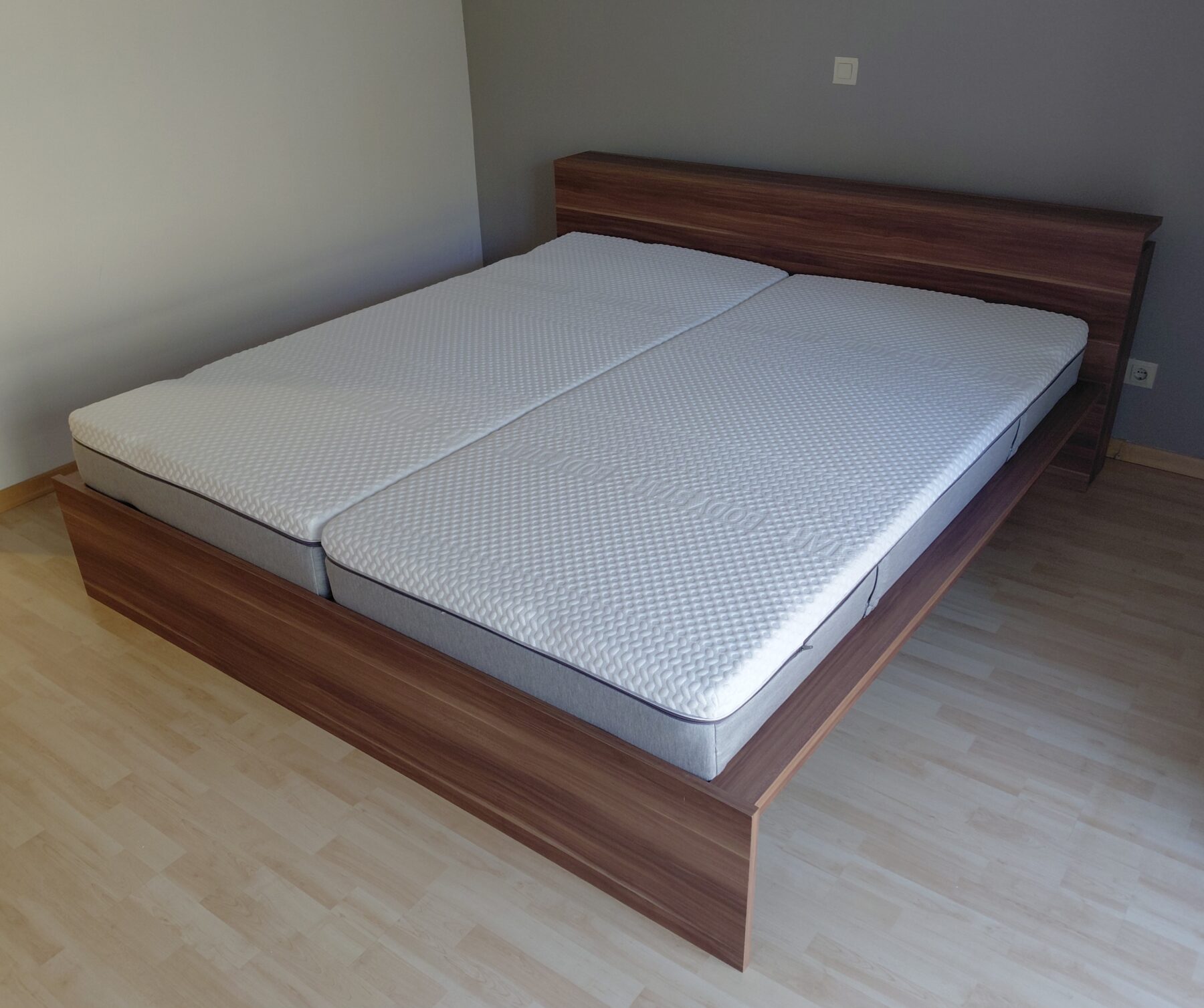 Bett-Bild-3-scaled-2.jpg