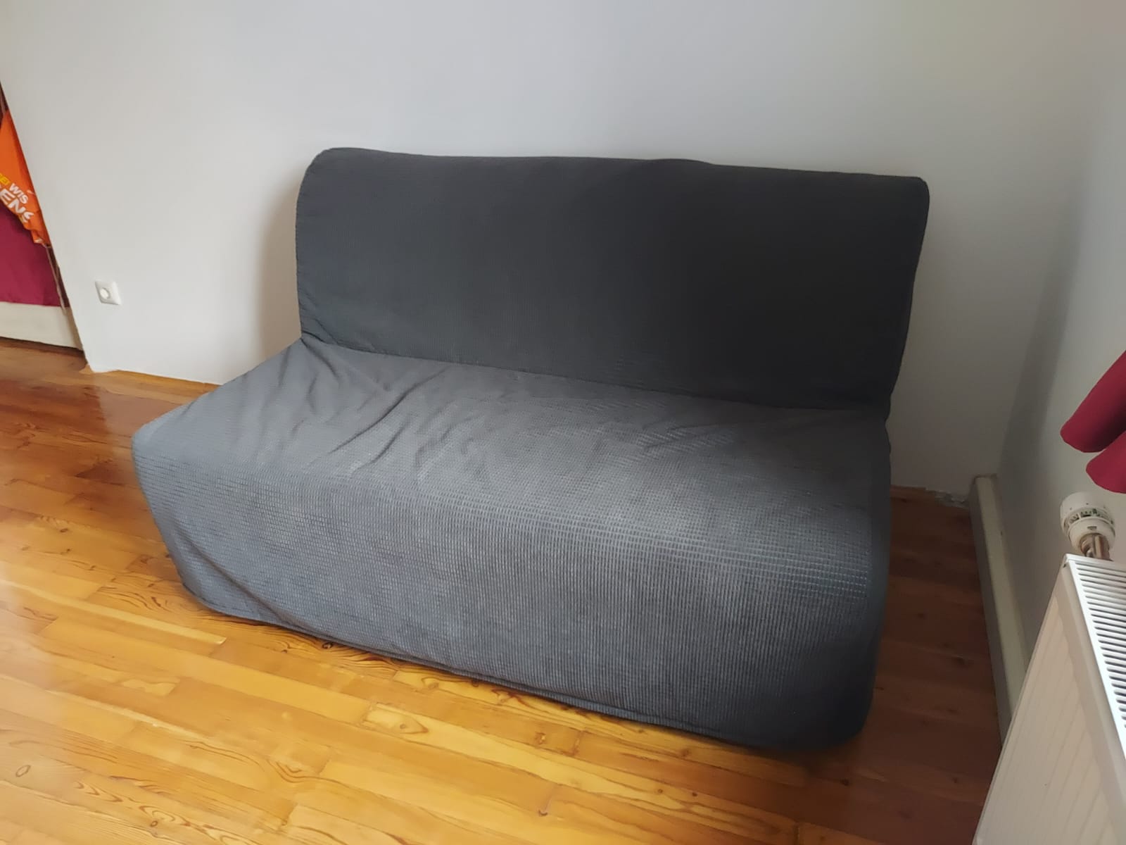 Couch2.jpg