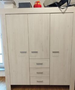 Kleiderschrank, 3türig