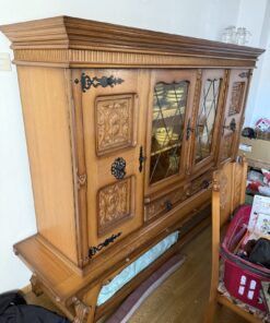 Esszimmerschrank massiv