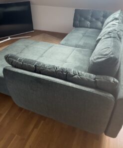 Couch / Sofa aus grünem Samtbezug / Boho / Chic