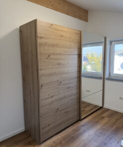 Schwebetürenschrank mit Spiegel