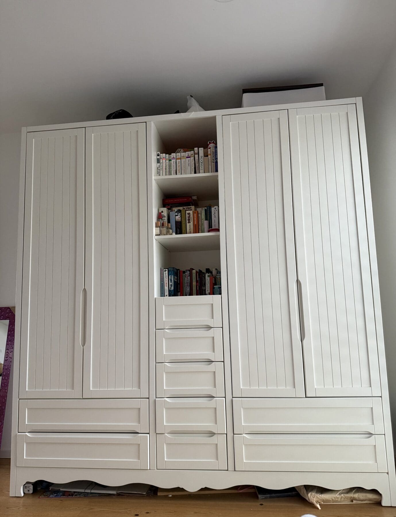 Kleiderschrank-scaled-1.jpeg