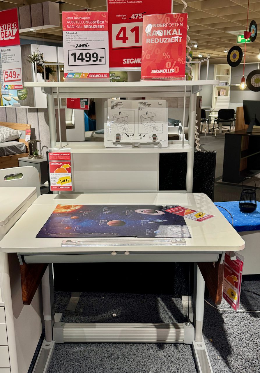 Desk-S.jpeg