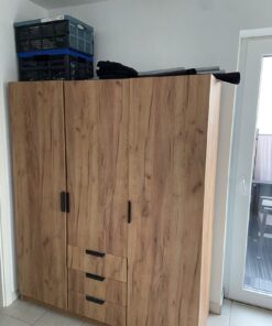 Kleiderschrank