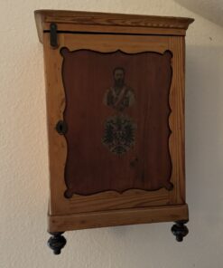 Antiker Wand- oder Haussegen-Schrank mit Kaiserporträt & Doppeladler – um 1900