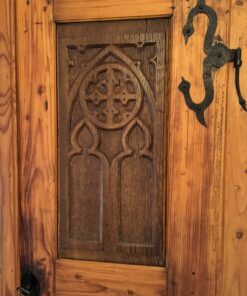 Antiker Kleiderschrank im Landhausstil / Gründerzeit um 1880–1900