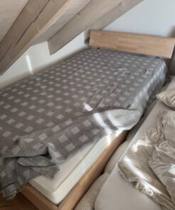 Maßgefertigtes Bett vom Schreiner – echte Eiche – 140 × 200 cm