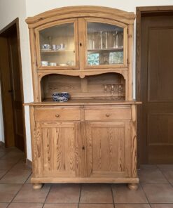 Landhaus-Küchenbuffet aus Kiefernholz