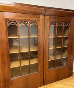 Antiker Bücherschrank