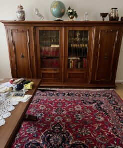 großer Schrank