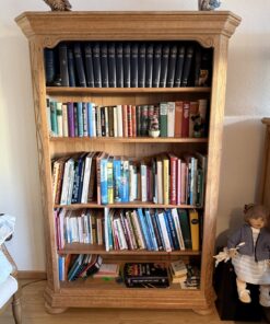Bücherschrank aus massiver Eiche