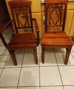 6 Holzstühle 2 mit Armlehne