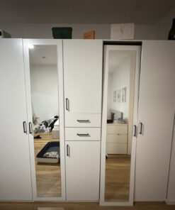 Kleiderschrank