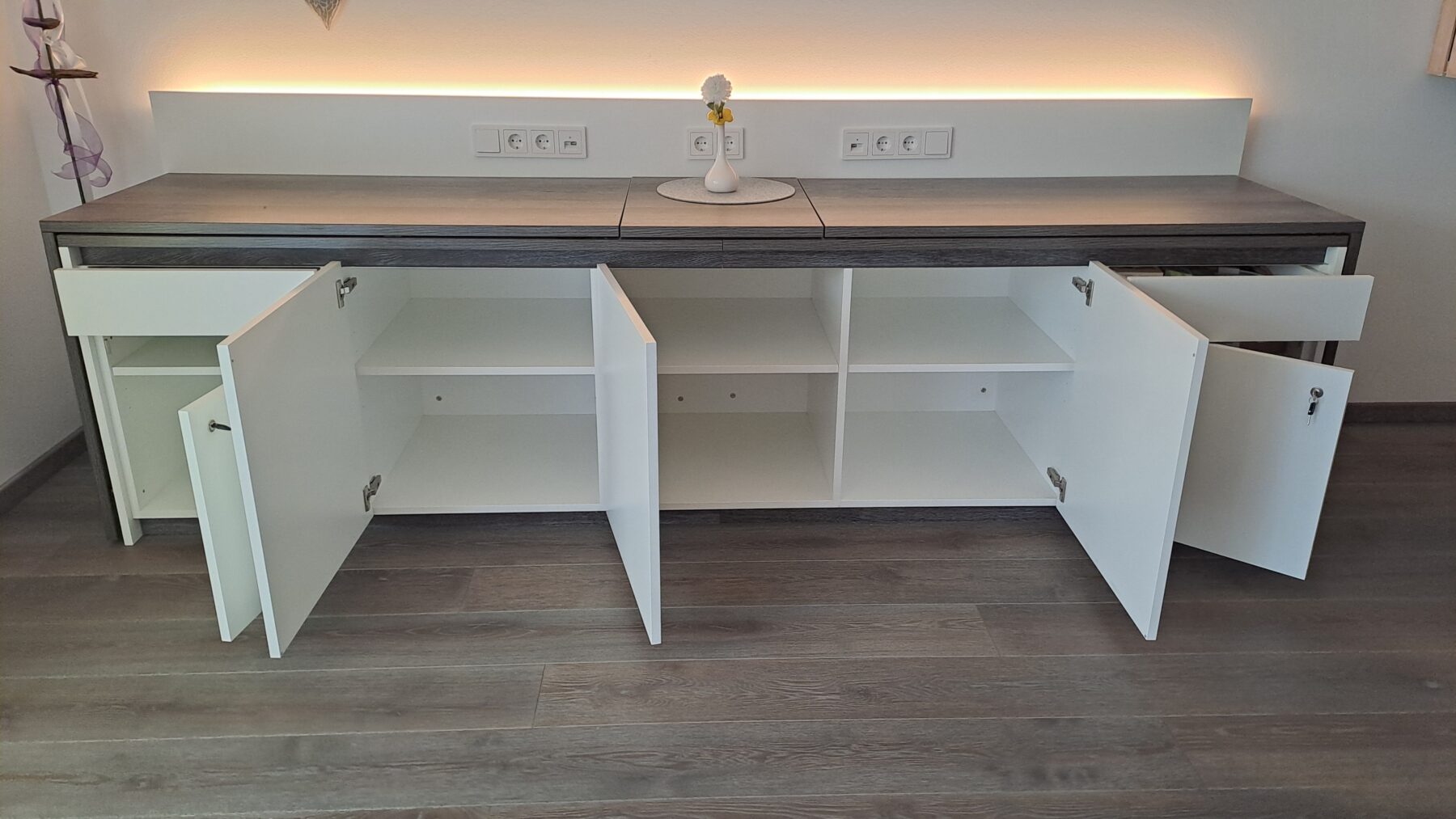 Schreibtisch-Sideboard2-scaled-1.jpg