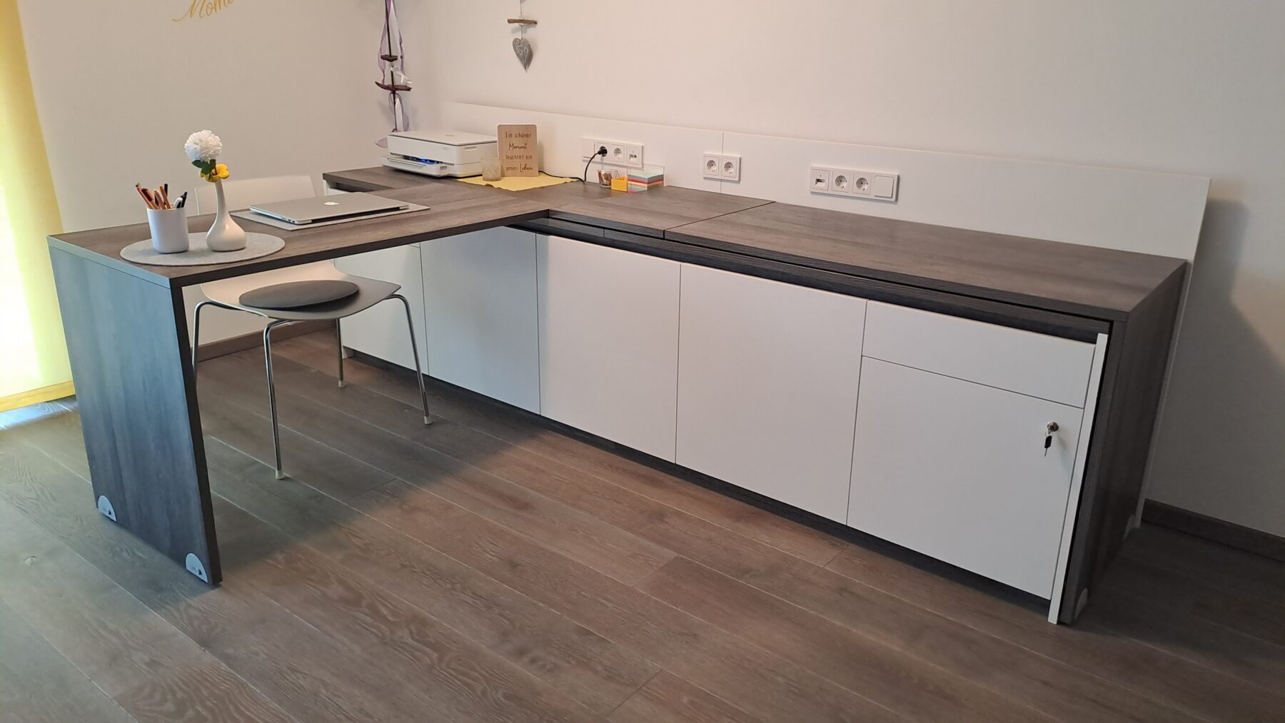 Schreibtisch-Sideboard3-scaled-1.jpg