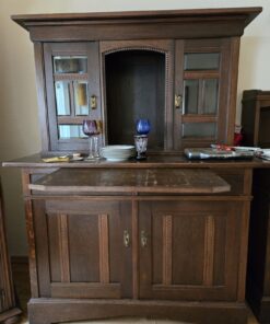 Wohnzimmerschrank Ende 18. Jahundert