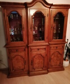 Vitrinenschrank