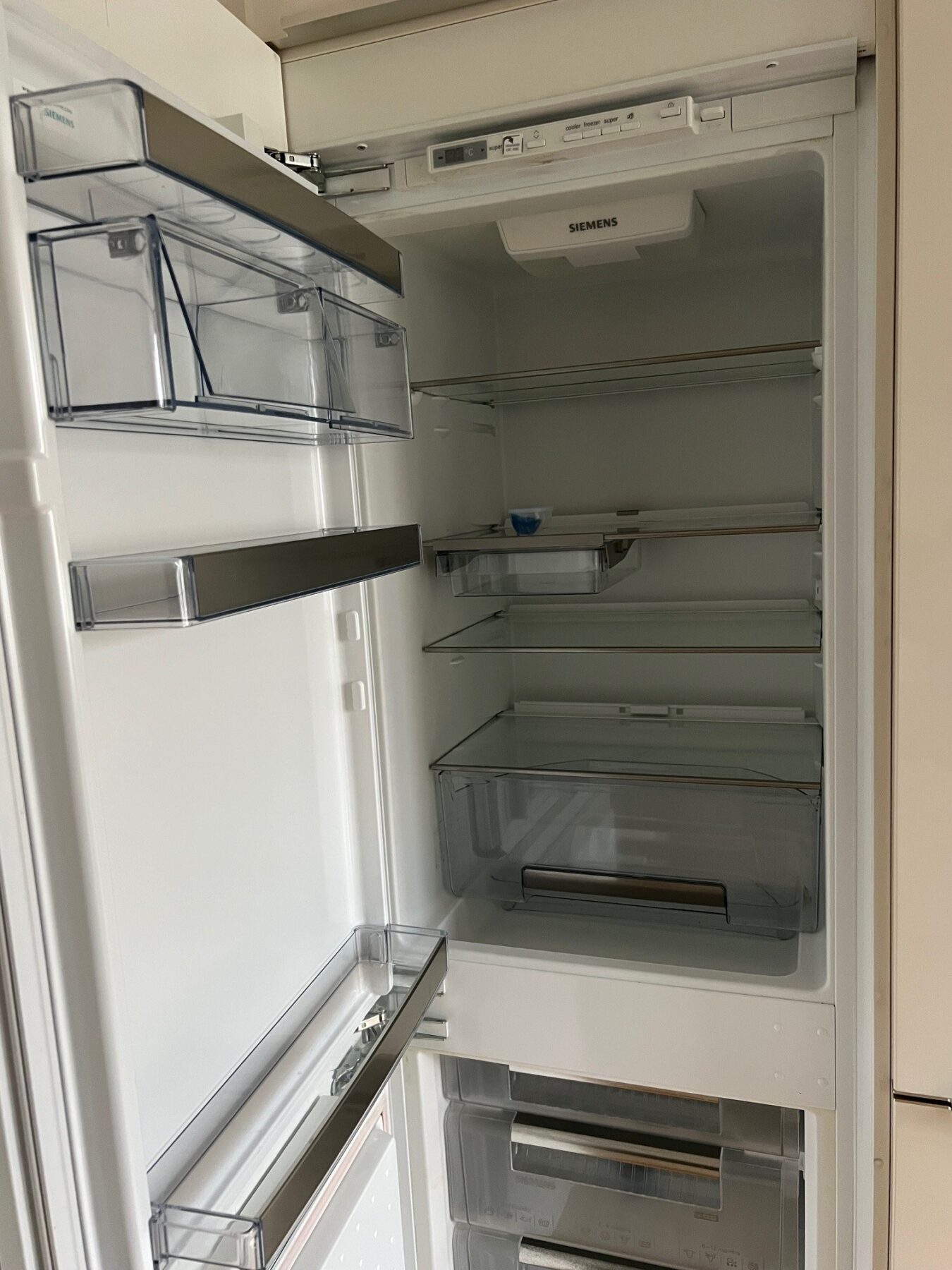 Kueche_Kuehlschrank_01-scaled-1.jpg