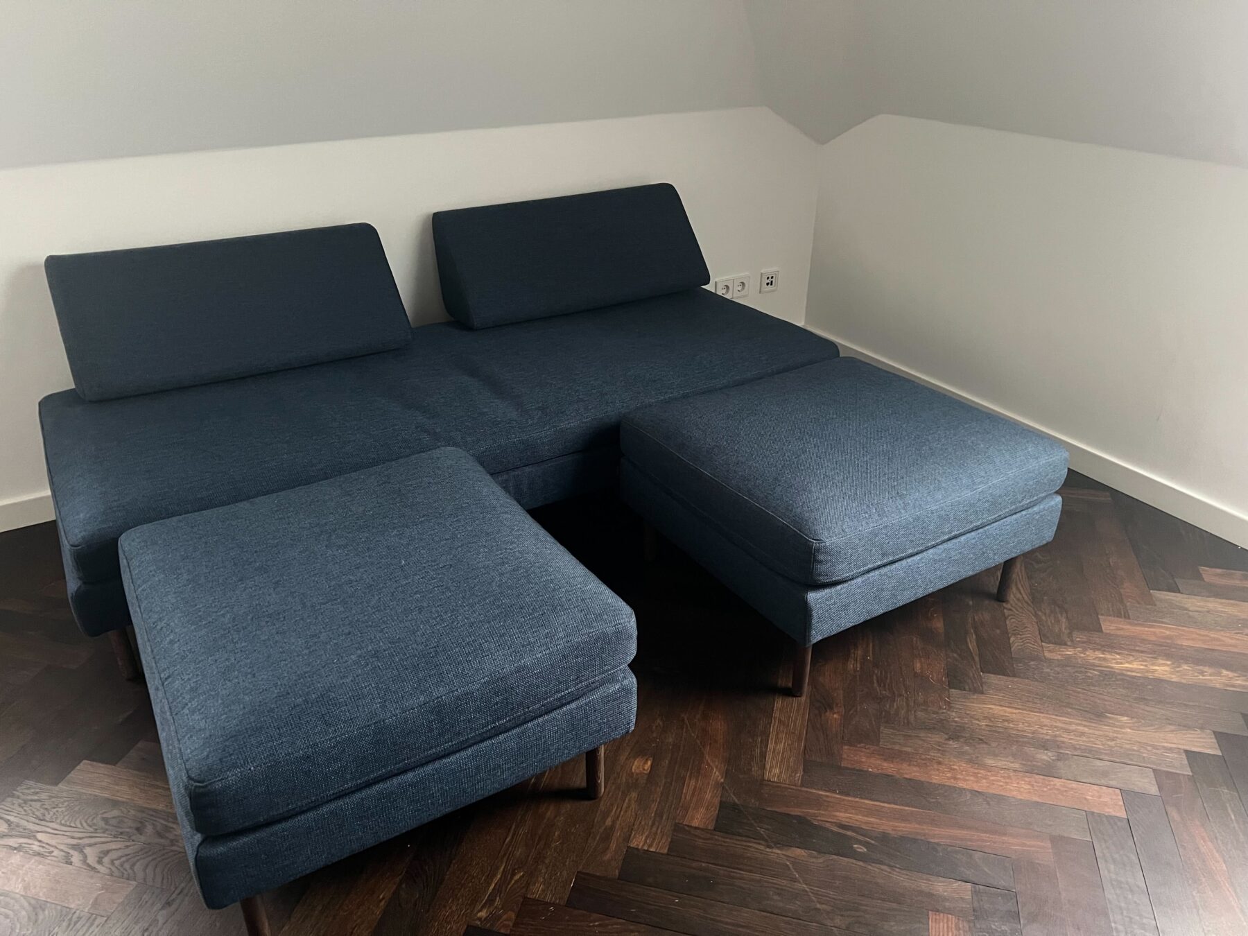 bolia-schlafsofa-inkl-hocker-scaled-1.jpg
