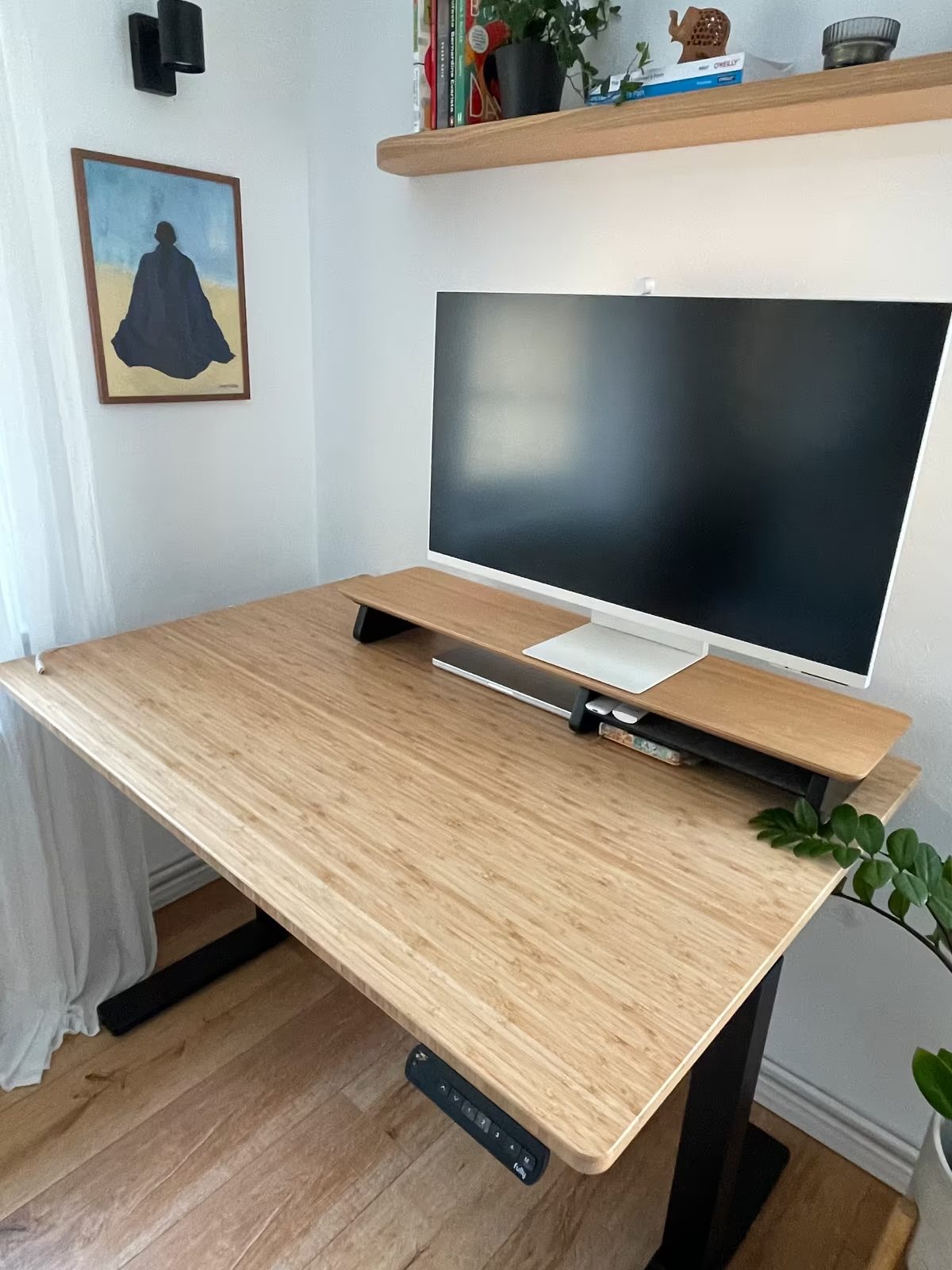 desk5-1.jpeg
