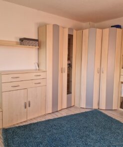 Schrankkombination aus Massivholz