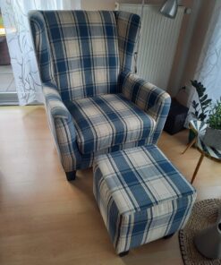 Ohrensessel mit Hocker