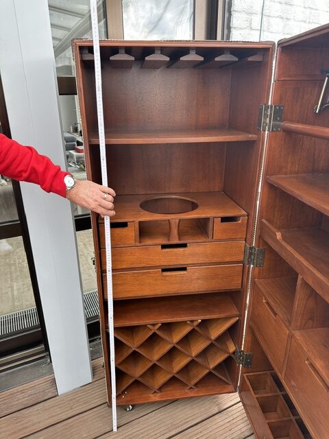 Barschrank2-rotated-1.jpg