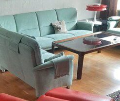große Wohnzimmereckcouch mit 2 Sitzer - Alcantara mintgrün