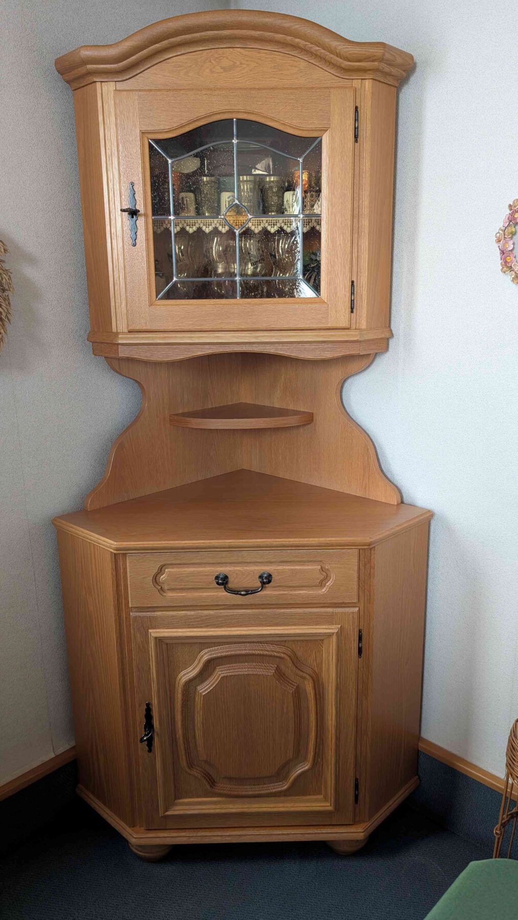 Eckvitrine-scaled-2.jpg