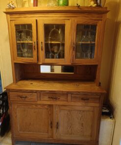 klassischer Buffetschrank aus Eiche - Massivholz