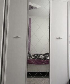 Kleiderschrank