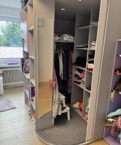 Begehbarer Kleiderschrank
