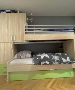 Stockbett mit Kleiderschränken von Prenneis