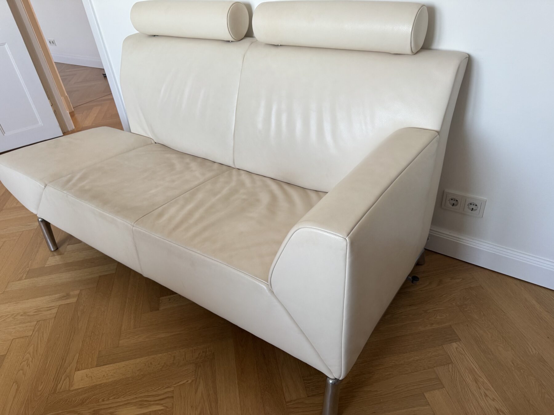 Sofa4-scaled-2.jpg