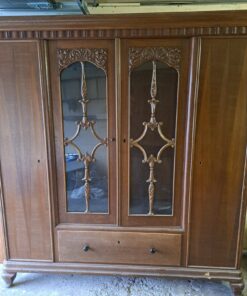 Massivholzschrank aus den 50er Jahren