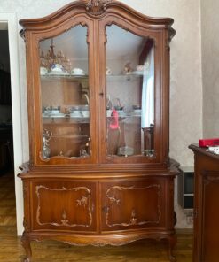 Vitrine ohne Geschirr