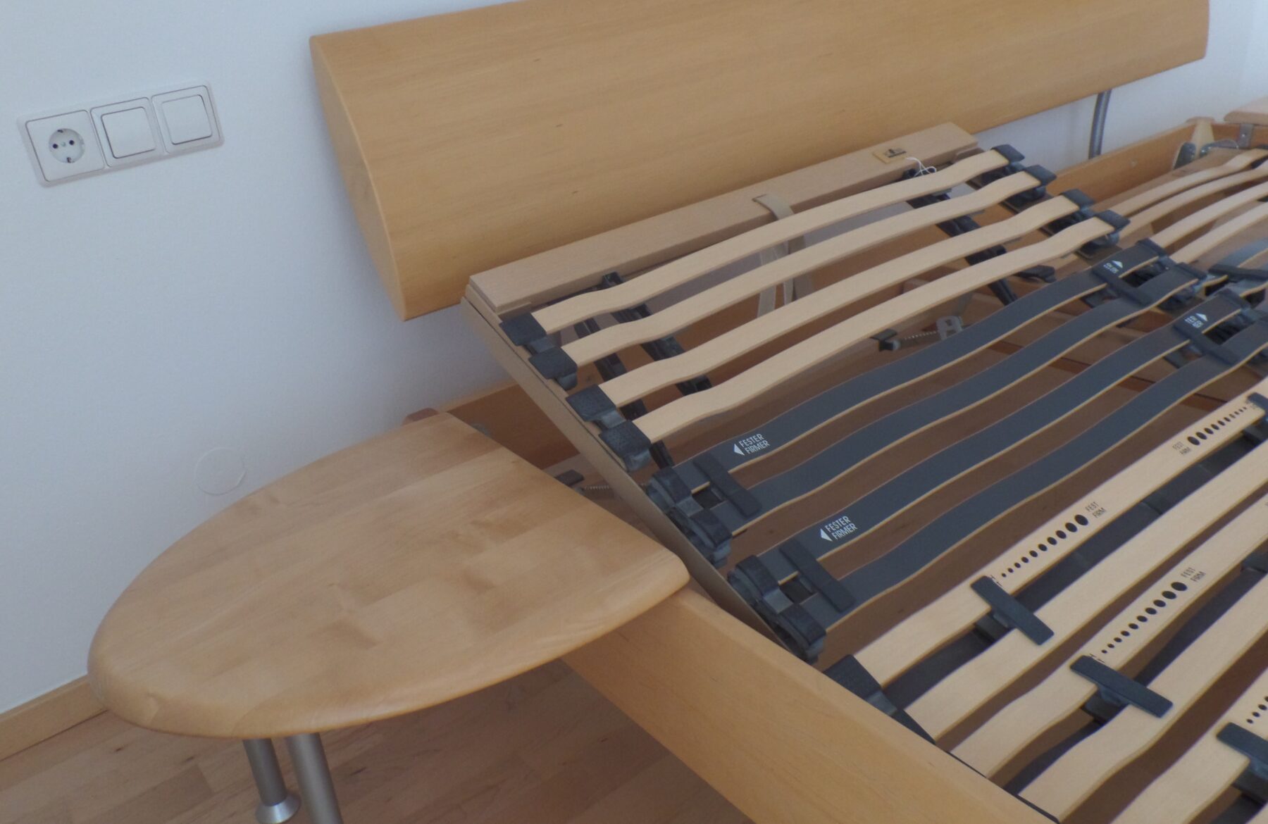 Bett-Lattenroste-verstellt-scaled-1.jpg