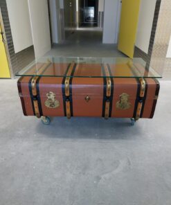 Couchtisch aus altem Rohrplattenkoffer