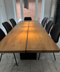 Esstisch Campus Ulme massiv geölt