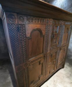 Antiker Schrank 18. Jahrhundert