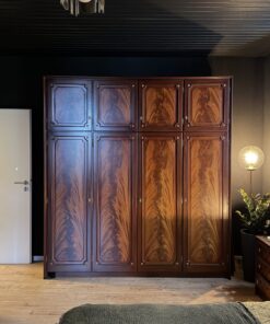 Schrank
