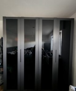 Kleiderschrank