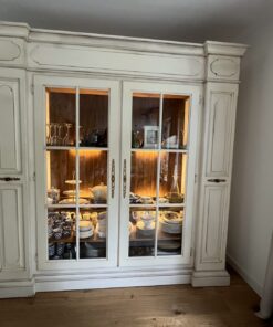 Vitrinenschrank