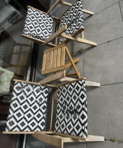 Terrassen Moebel - 2 Stuehle und kleiner Tisch